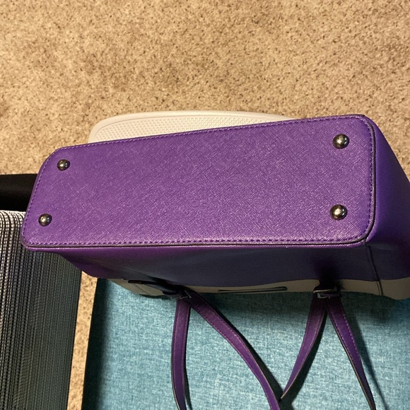 Conceal/Carry Handbag by Damsel in Defense - Picture 7 of 7